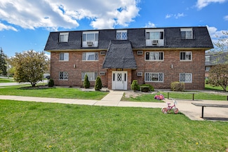 17242 71st Ct Unit 10, Tinley Park, IL 60477
