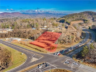 81 Jackson St, Murphy, NC 28906