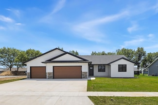 1916 Golden Gate Way, Holmen, WI 54636