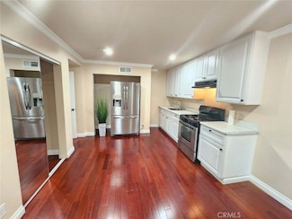 16331 Shamhart Dr, Granada Hills, CA 91344