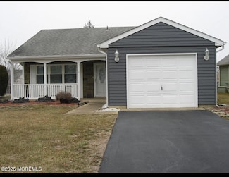 14 Edgeware Place, Manchester, NJ 08759