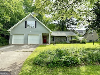 11072 Shannon Cir, Hampton, GA 30228