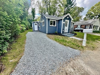 12 English Rd, Holbrook, MA 02343