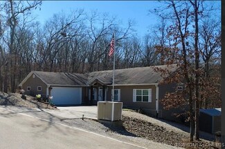 68 Maplewood Ct, Lake Ozark, MO 65049