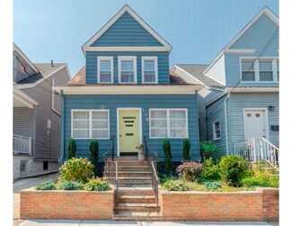 176 W 8th St, Bayonne, NJ 07002