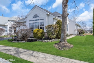 14 Dunrovin Ct, Manchester, NJ 08759