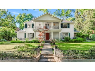 629 SE Saint Andrews Dr, Portland, OR 97202