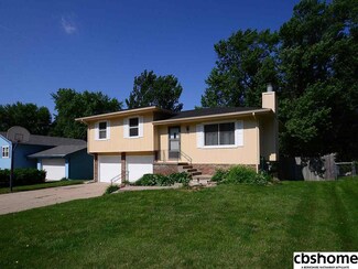 6124 S 151st St, Omaha, NE 68137