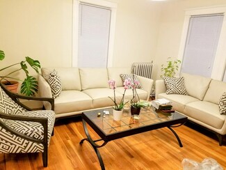 176 Hayward St Unit 2, Braintree, MA 02184