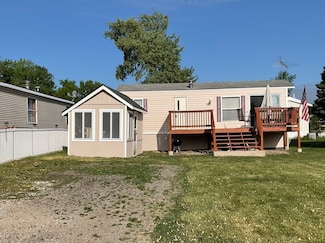 282 Misty Ridge, McHenry, IL 60051