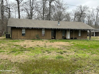 379 Belle Grove Cir, Vidalia, LA 71373