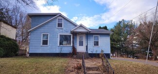 201 Arlington Ave, Mauston, WI 53948