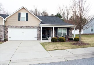 105 Brookbank Ct, Trinity, NC 27370