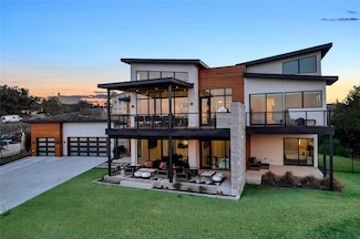 207 Kites Ct, Horseshoe Bay, TX 78657