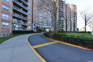 61-20 Grand Central Pkwy Unit B903, Forest Hills, NY 11375