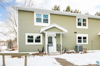 517 Selfridge Dr, Duluth, MN 55811