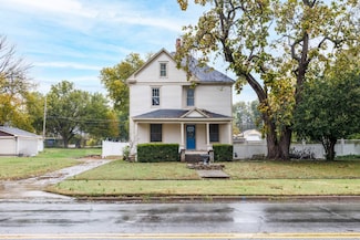 320 W Main St, Chanute, KS 66720