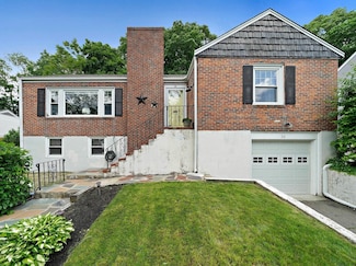 30 Forbes Hill Rd, Quincy, MA 02170