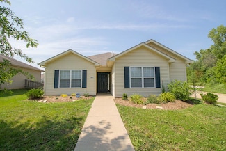 1861 Harmony St, Columbia, MO 65203