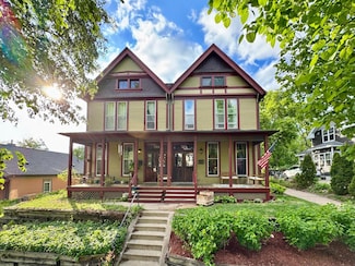 737 5th St E, Saint Paul, MN 55106