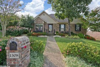 1308 Gleneagles Ct, Little Rock, AR 72211