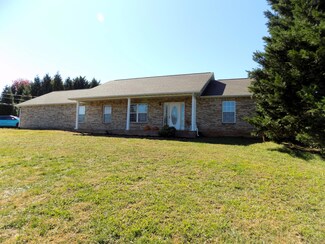 182 Florence Cir, Dandridge, TN 37725