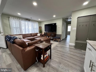 6305 Hillview Ave, Alexandria, VA 22310