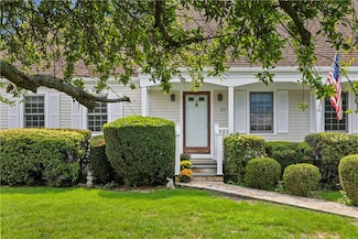 103 Gossets Turn Dr, Middletown, RI 02842