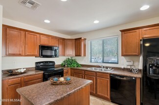 6071 S Hawks Hollow Ct, Tucson, AZ 85747