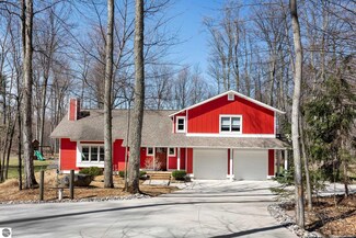 1252 S Norvick Rd, Suttons Bay, MI 49682