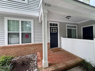 8118 Ships Crossing Rd, Norfolk, VA 23518