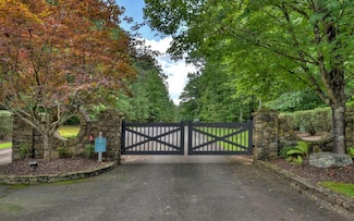 139 Whispering Ridge Ct, Ellijay, GA 30540