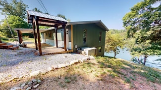 506 Cape Norris Rd, New Tazewell, TN 37825