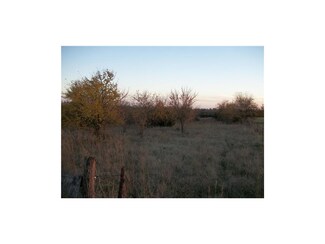 210 Haskell Rd, Pomona, KS 66076