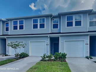 626 Holly Lakes Dr, Orange Park, FL 32073