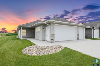 9001 W Rathburn St, Sioux Falls, SD 57106