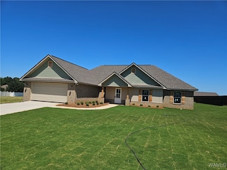 63 Rob Lee St, Moundville, AL 35474