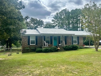 40 Lewter Rd, Crump, TN 38327