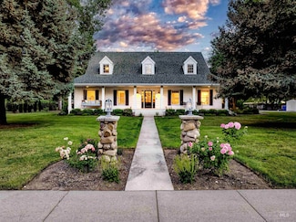 529 W Fordham Dr, Eagle, ID 83616