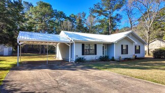 416 Doe Run Cir, Thomasville, GA 31757