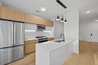649 38th St Unit 211, Union City, NJ 07087