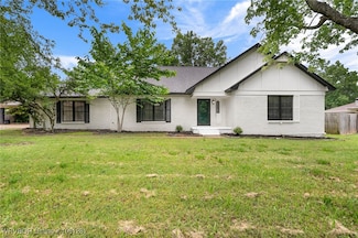 8901 Royal Ridge Dr, Fort Smith, AR 72903
