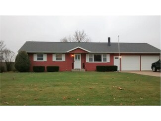 501 W Pine St, Marengo, IA 52301