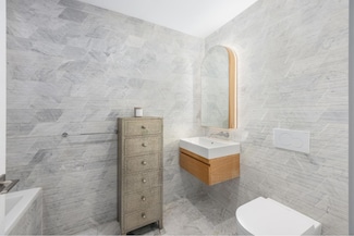 229 9th St Unit 206, Brooklyn, NY 11215
