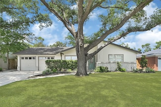 2403 Lazybrook Dr, Houston, TX 77008