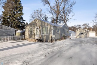 1433 13th Ave S, Fargo, ND 58103