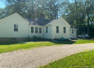 101 Cow Hill Rd, Clinton, CT 06413