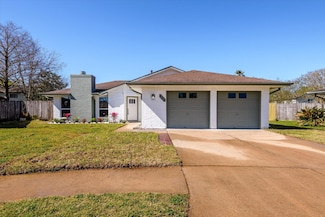 403 Woodrail Dr, Webster, TX 77598
