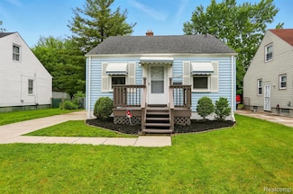 19436 Elkhart St, Harper Woods, MI 48225