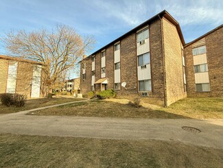 2256 Nichols Rd, Arlington Heights, IL 60004